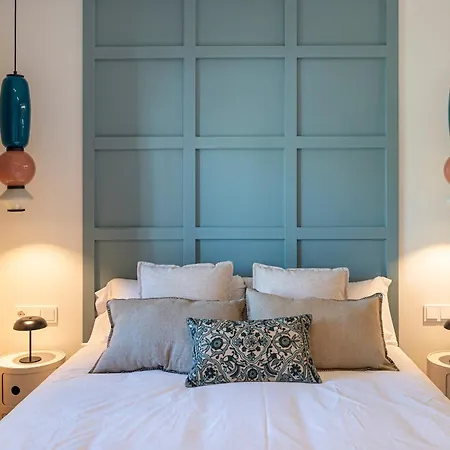 Apartment Newly Renovated In Golden Mile W/ Pool Marbella
