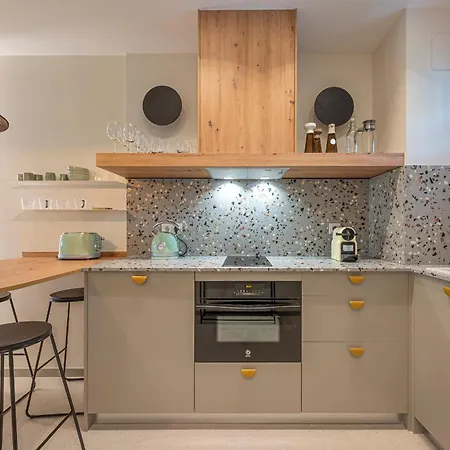 Newly Renovated In Golden Mile W/ Pool Apartment Marbella