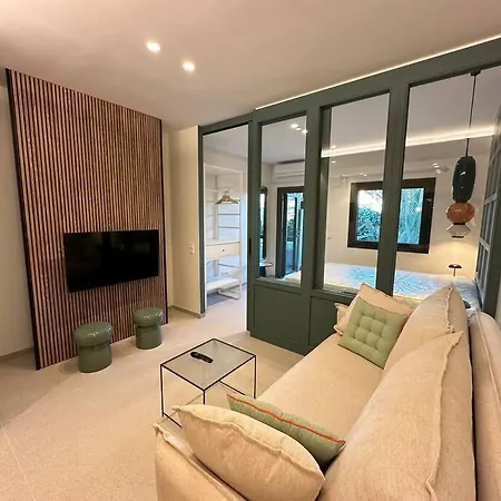 Newly Renovated In Golden Mile W/ Pool *